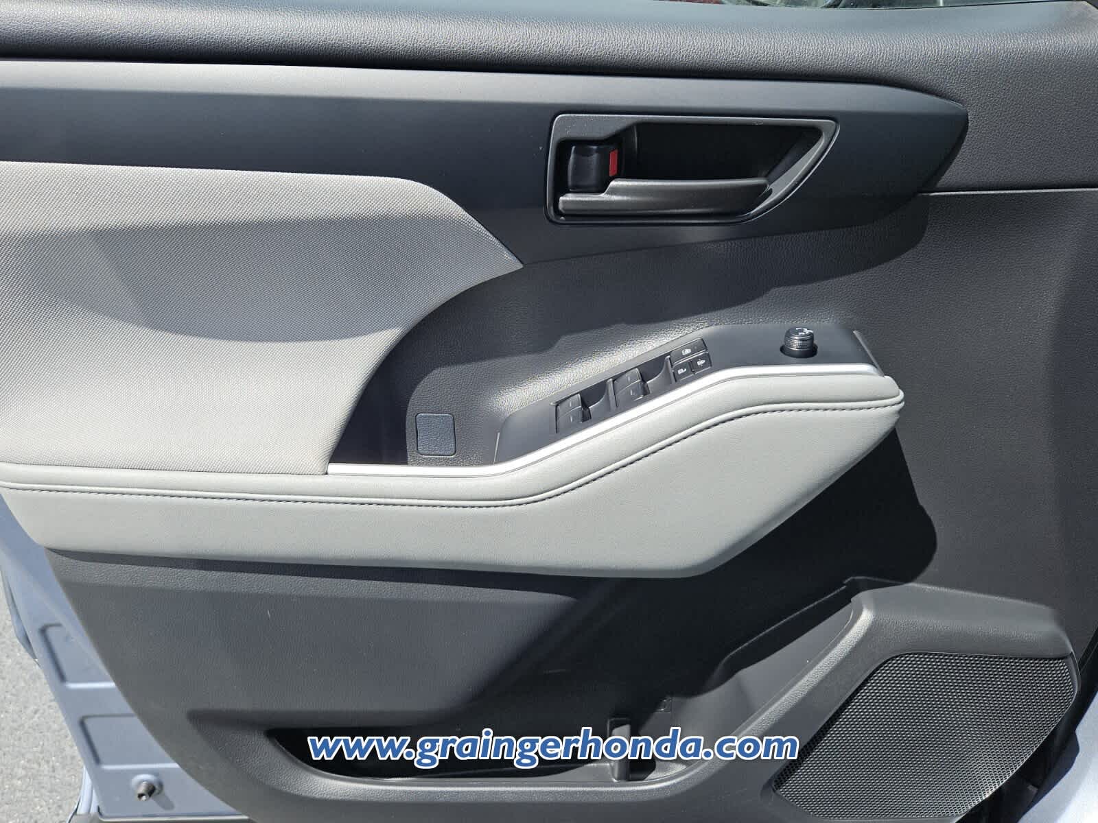 Used 2024 Toyota Highlander SUV
