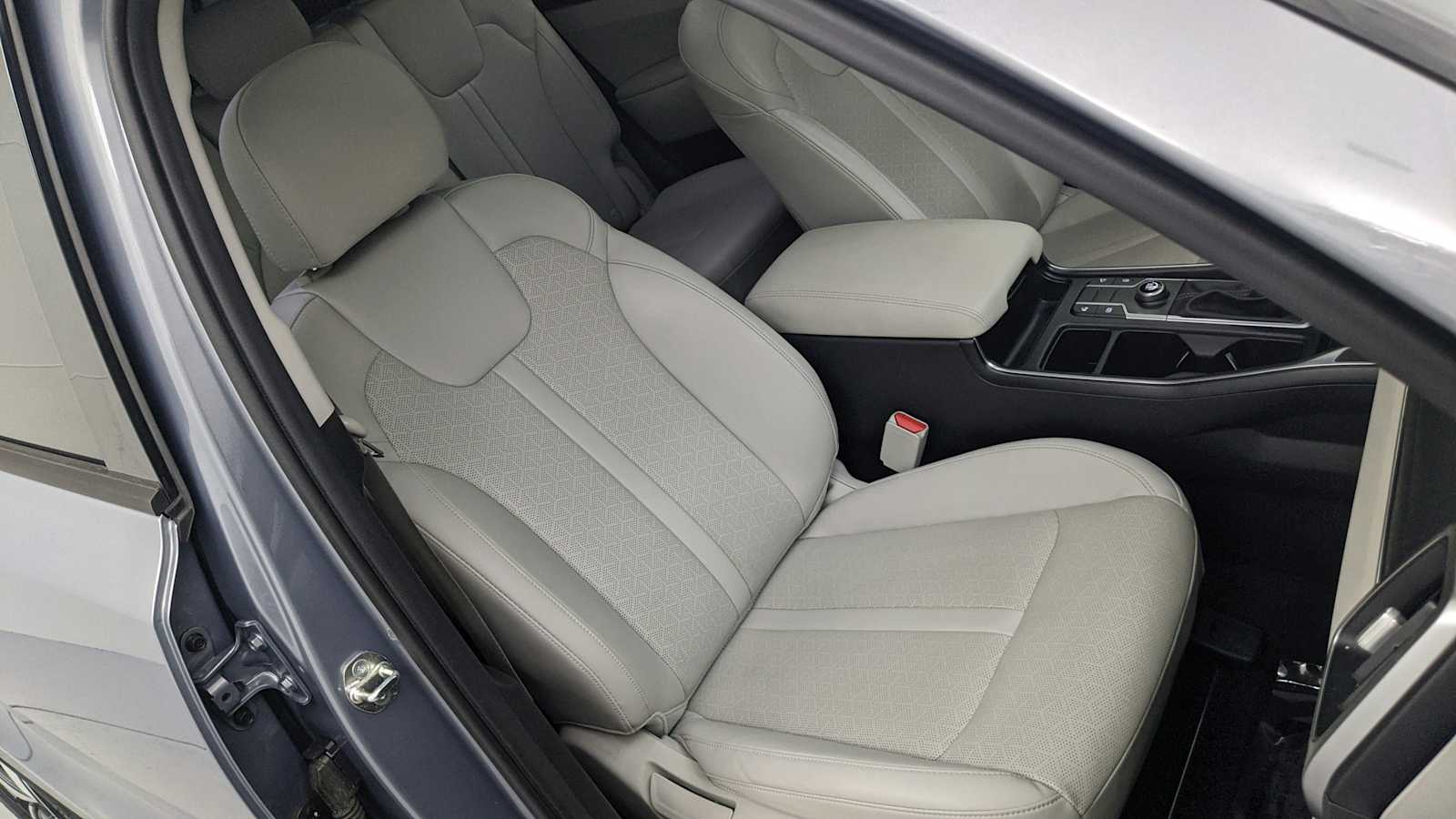used 2023 Kia Sorento car, priced at $24,888