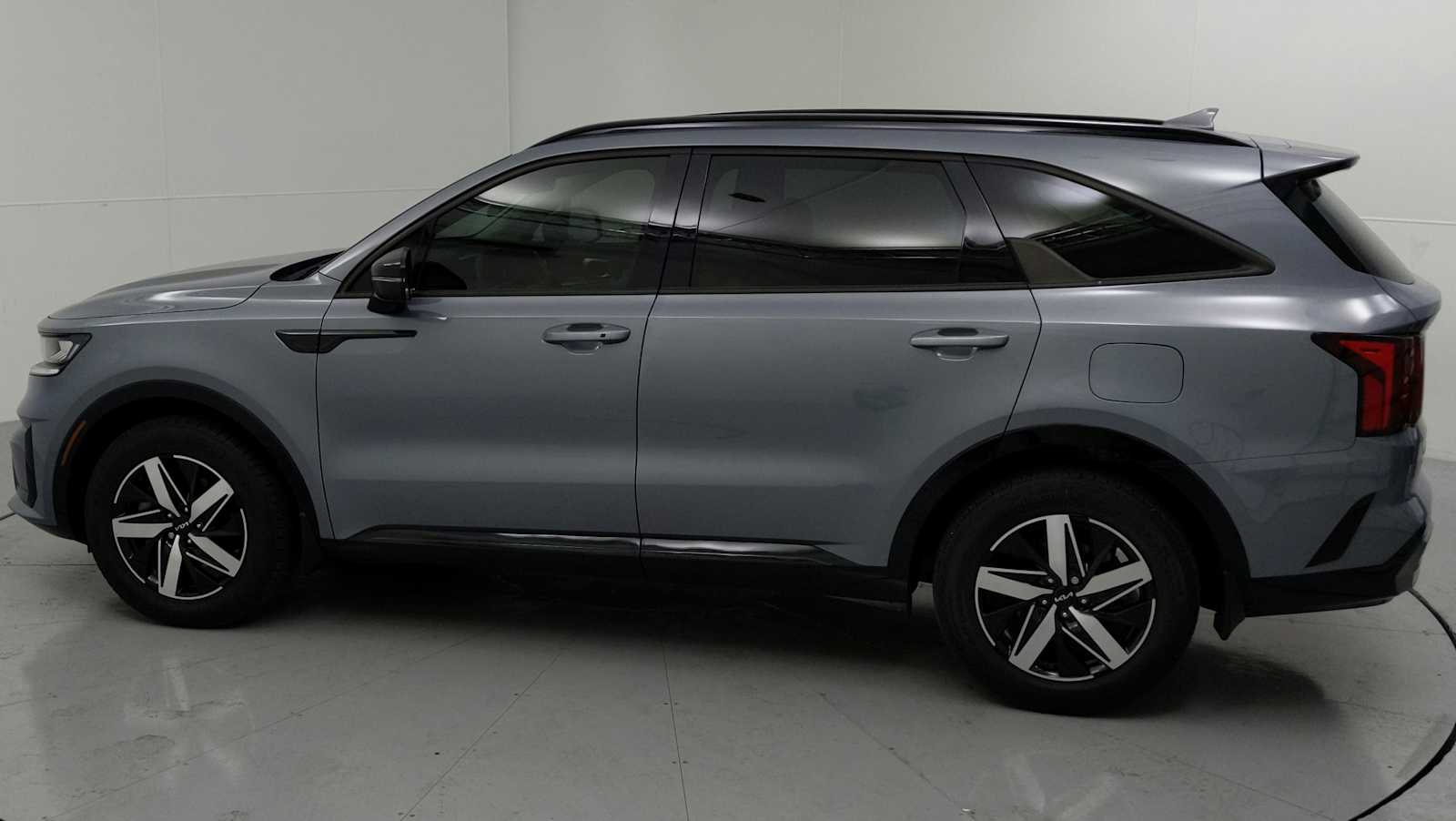 used 2023 Kia Sorento car, priced at $24,888