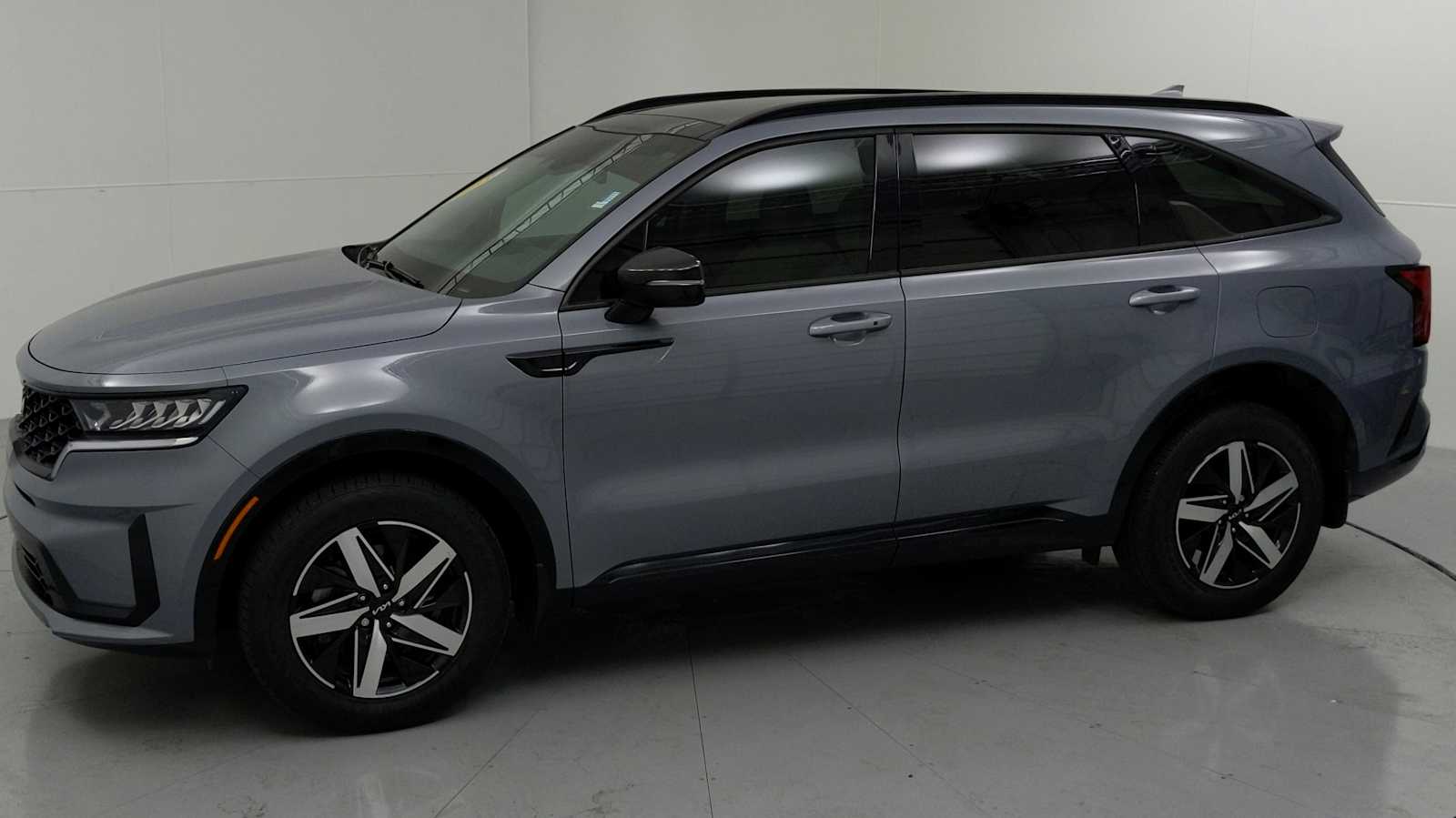 used 2023 Kia Sorento car, priced at $24,888
