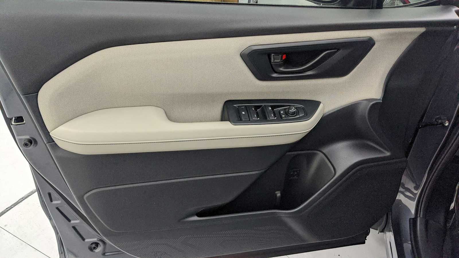 used 2025 Subaru Forester car, priced at $28,550