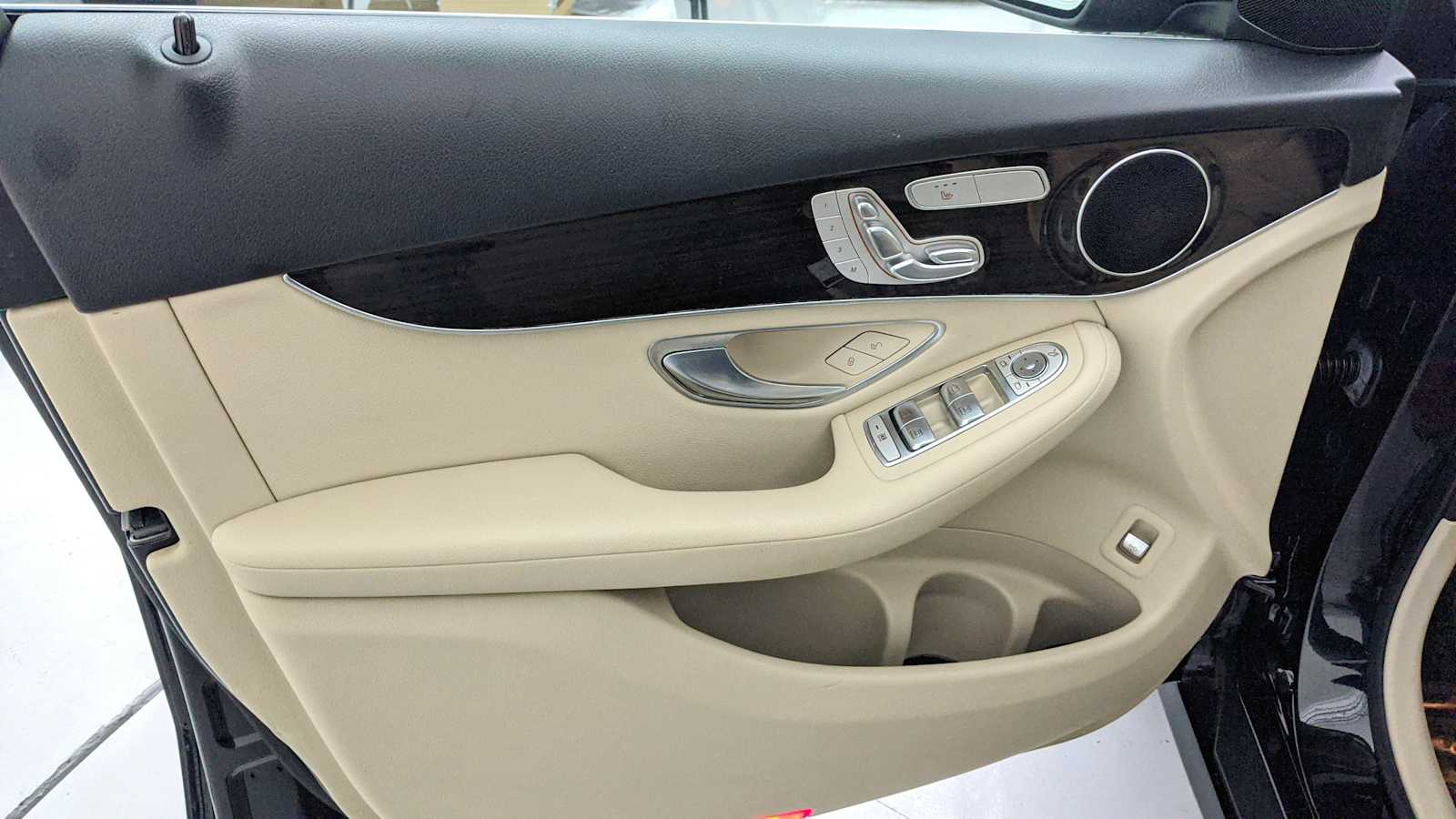 used 2020 Mercedes-Benz GLC car, priced at $23,550