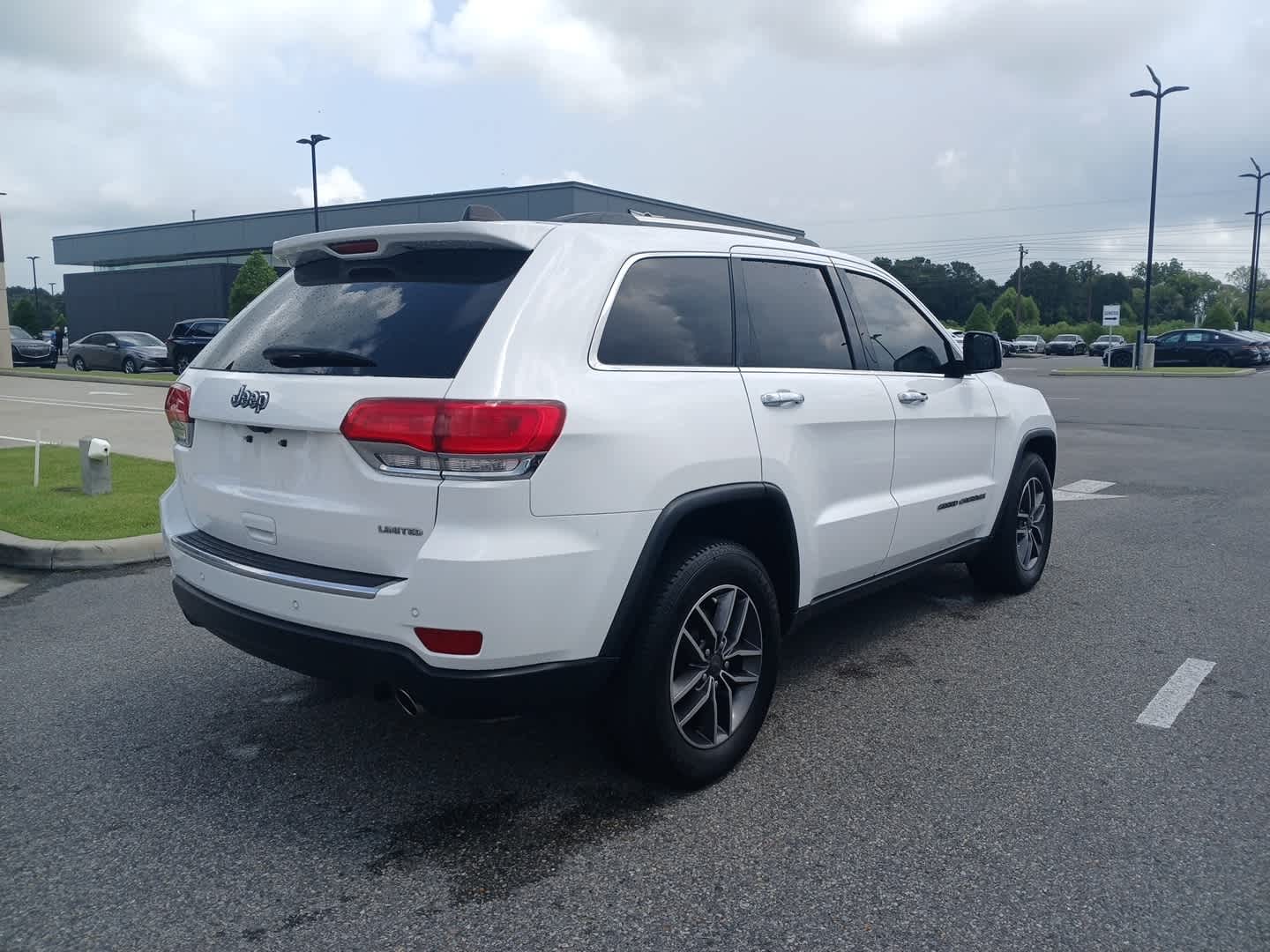 View vehicle photo 4
