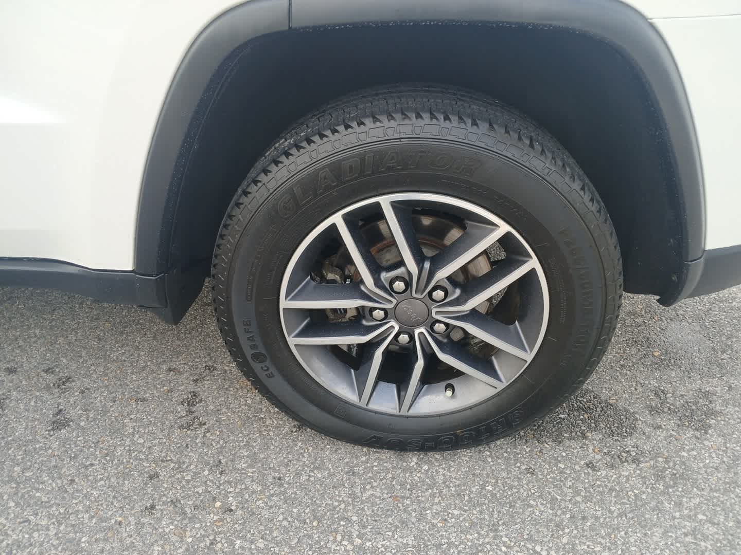 View vehicle photo 7