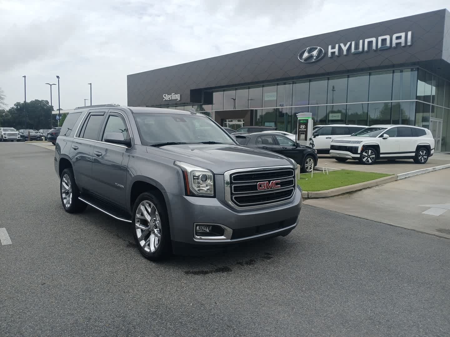 Gray (Satin Steel Metallic) 2018 GMC Yukon SUV / Crossover 4X2 6-Speed Automatic