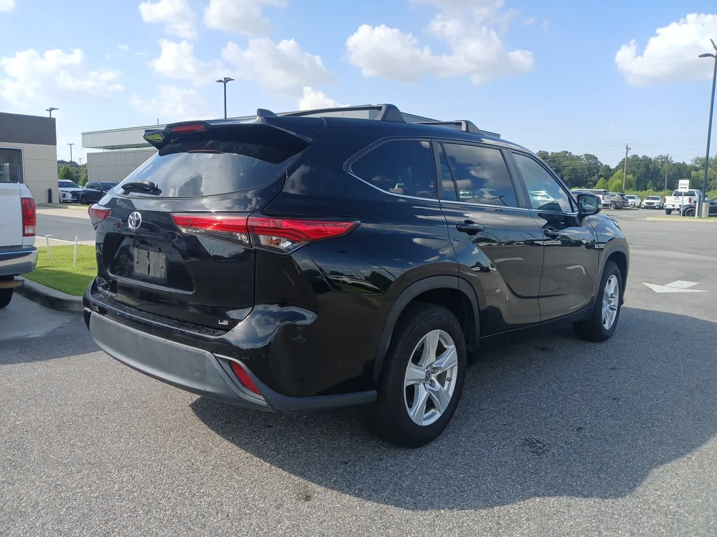 View vehicle photo 4