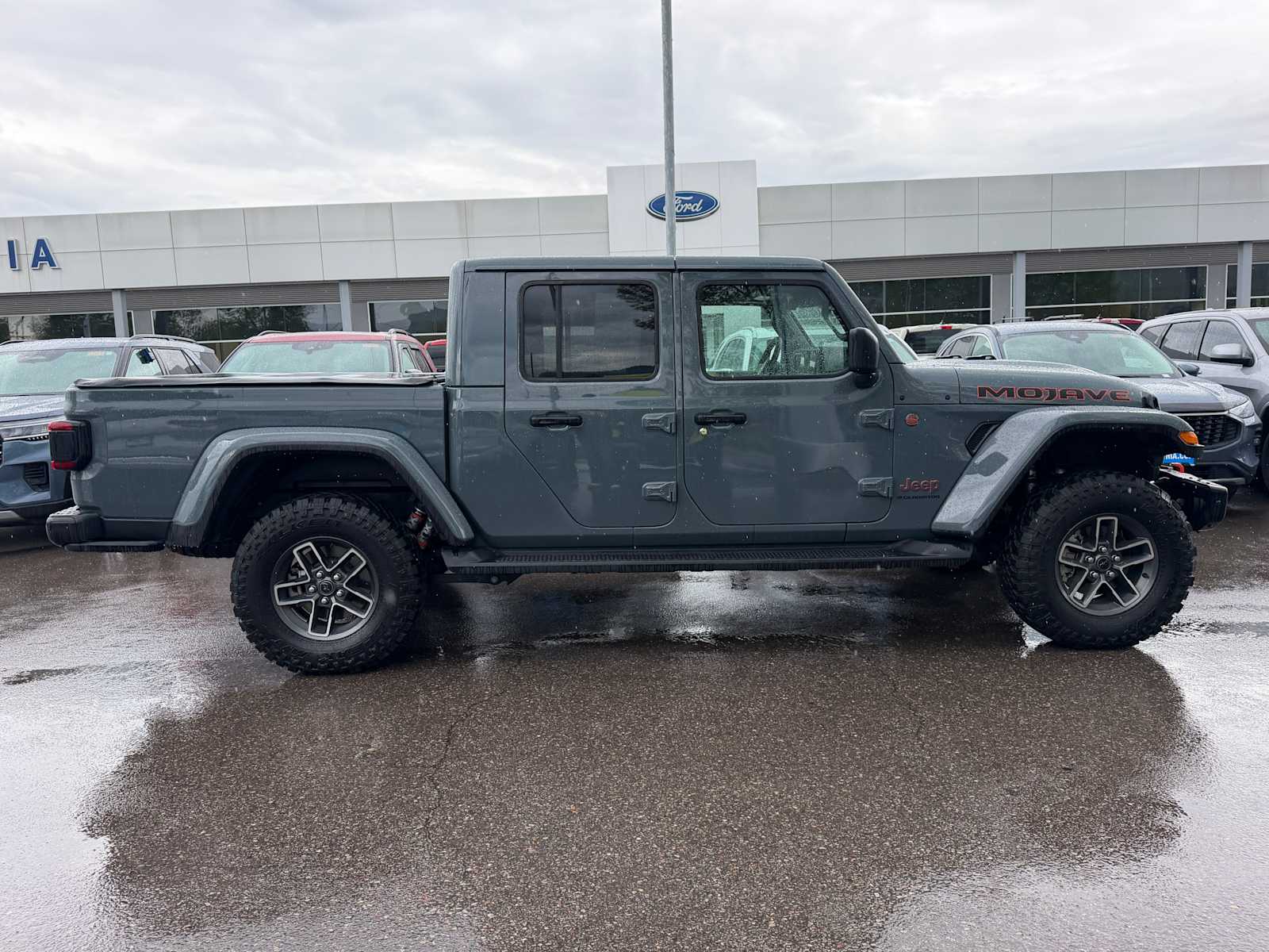 View vehicle photo 6