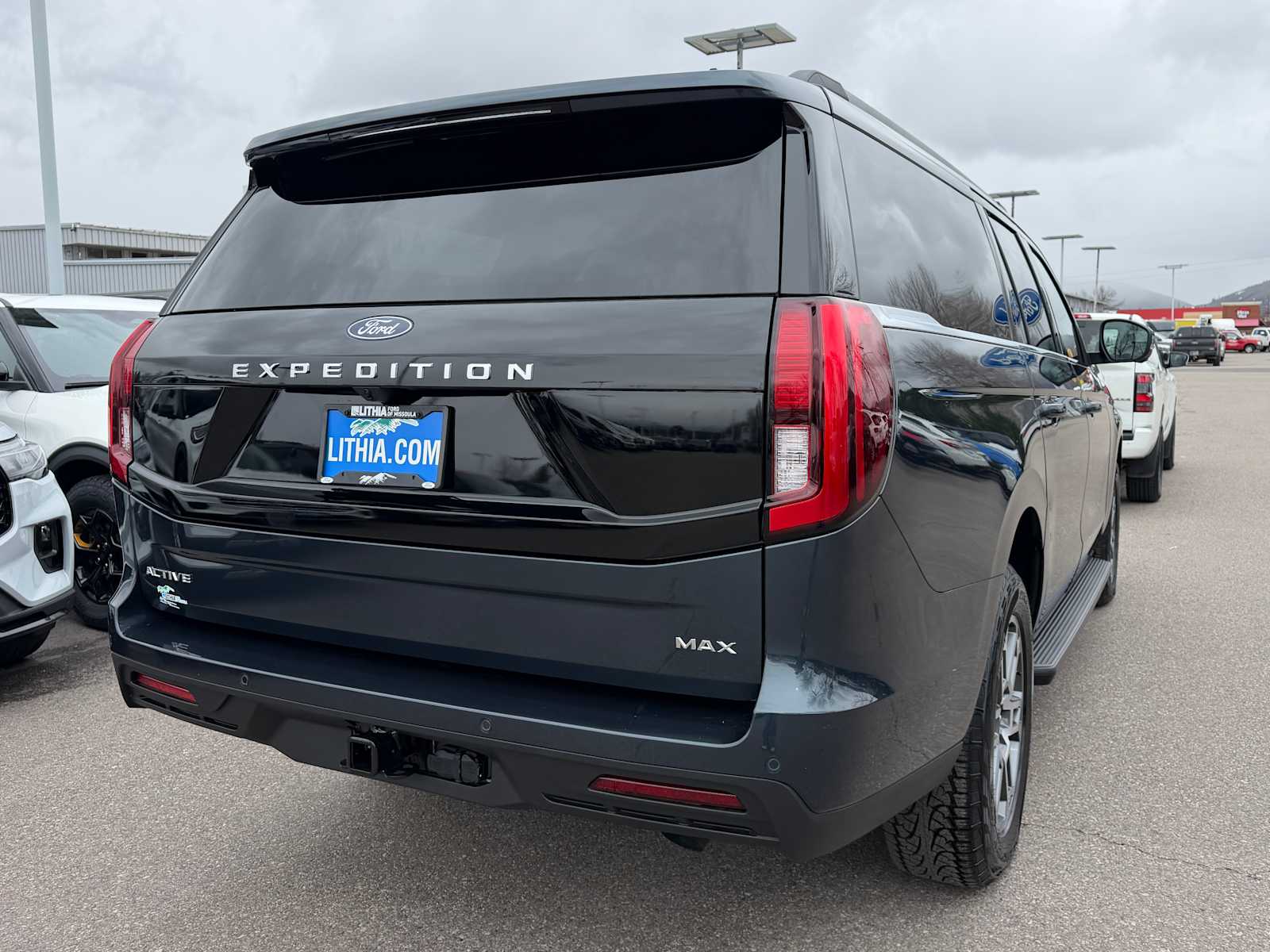 View vehicle photo 7