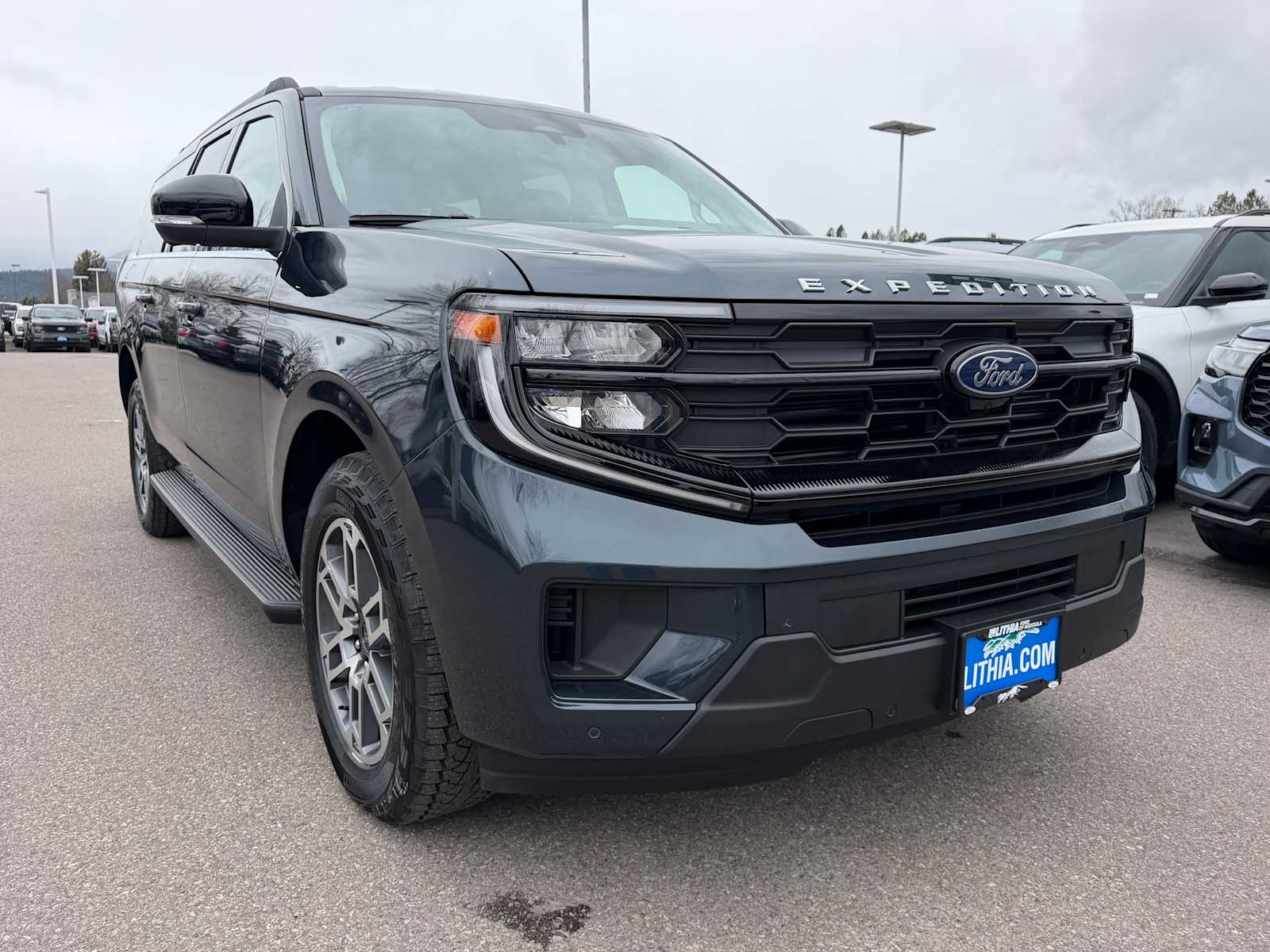 View vehicle photo 4