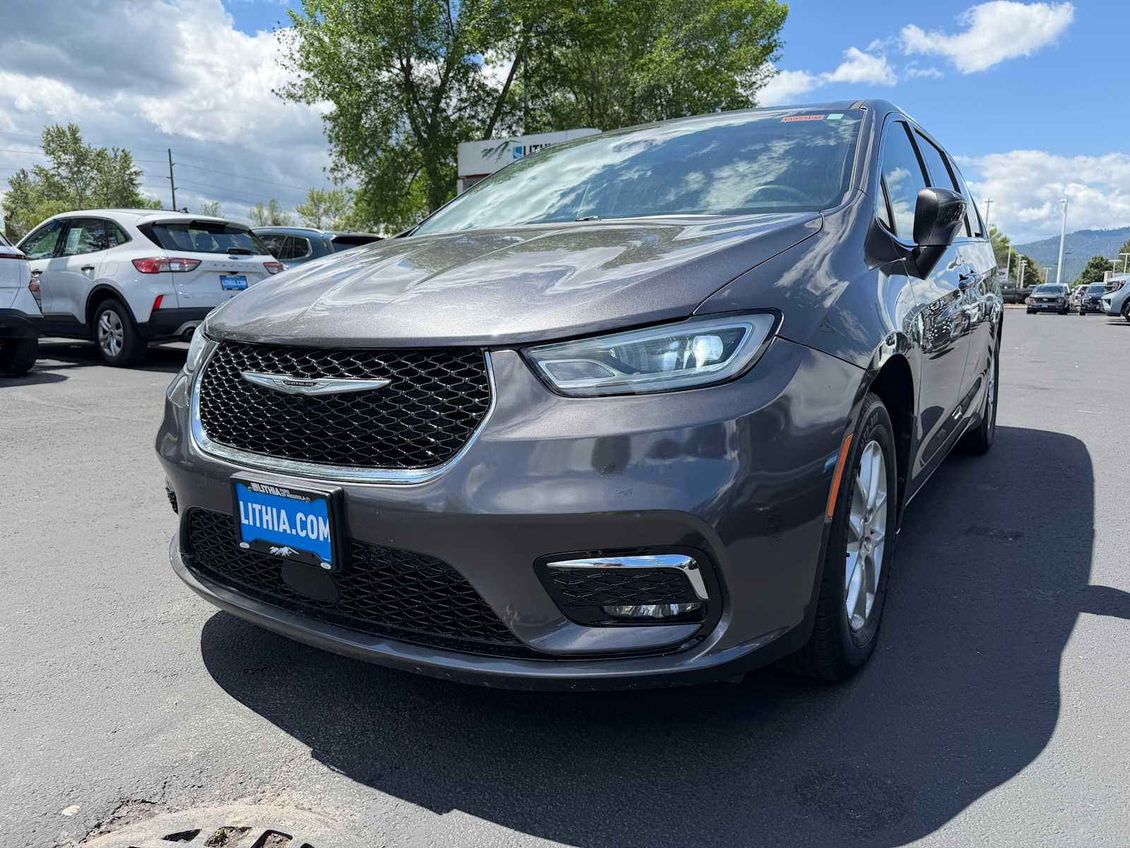 Gray (Granite Crystal Metallic Clearcoat) 2023 Chrysler Pacifica Touring L FWD Minivan Front-Wheel Drive 9-Speed Automatic