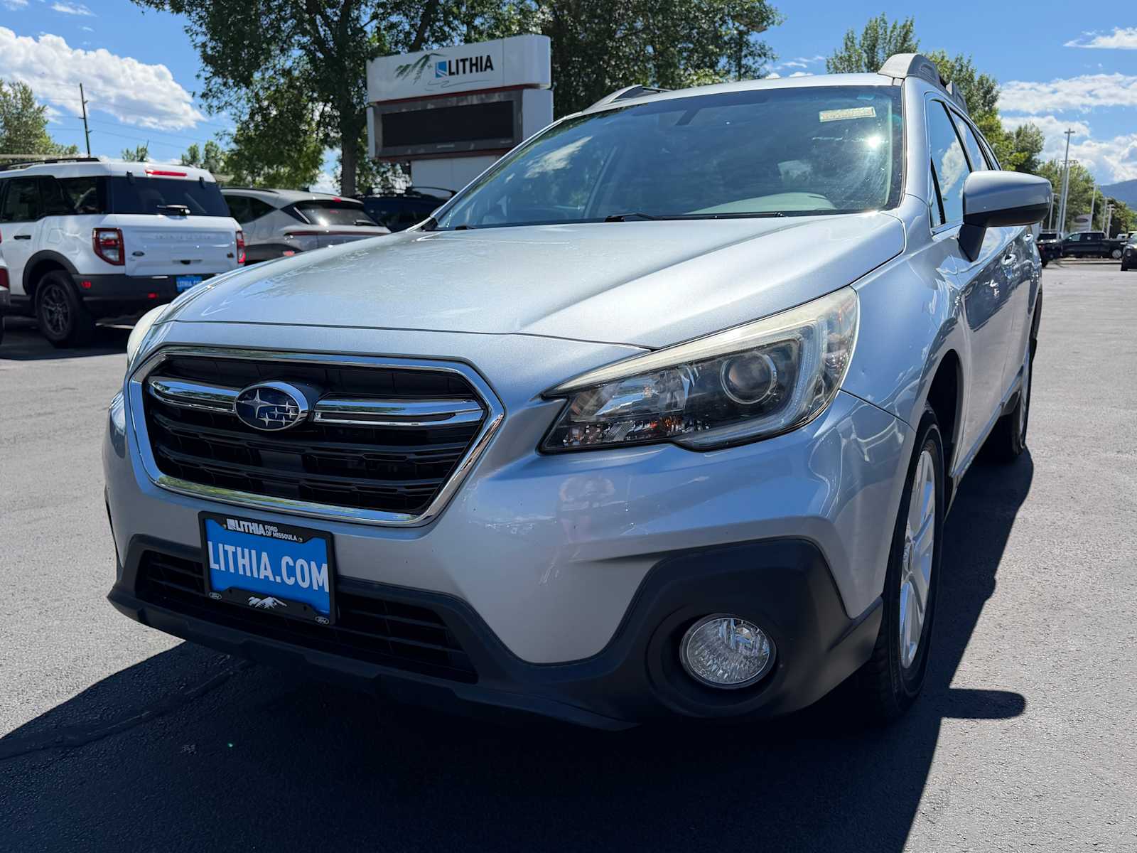 Ice Silver Metallic 2018 Subaru Outback Wagon All-Wheel Drive Automatic