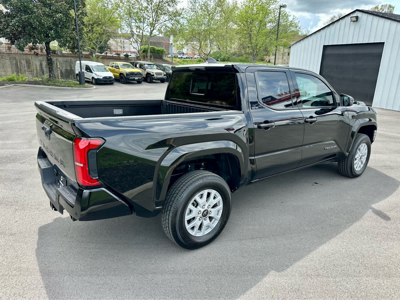 View vehicle photo 5