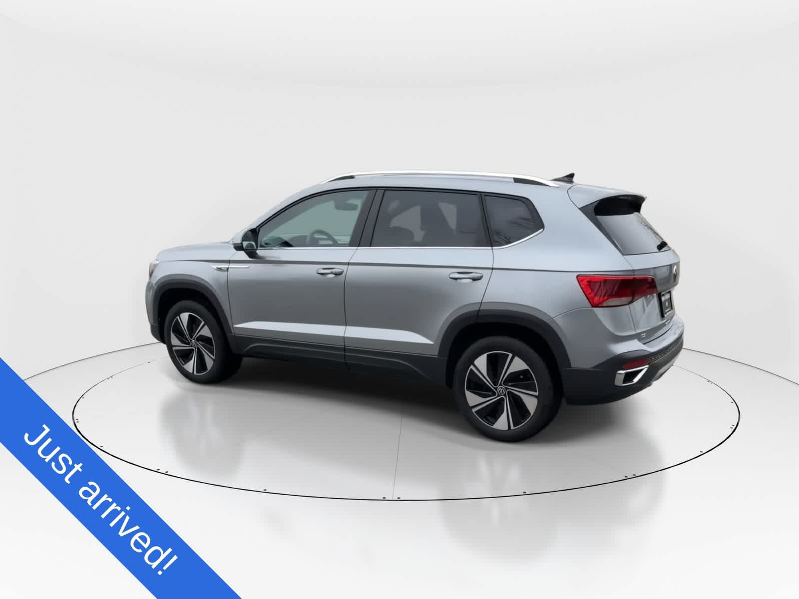 View vehicle photo 6