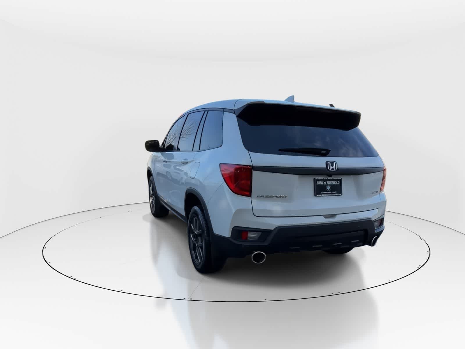 View vehicle photo 6