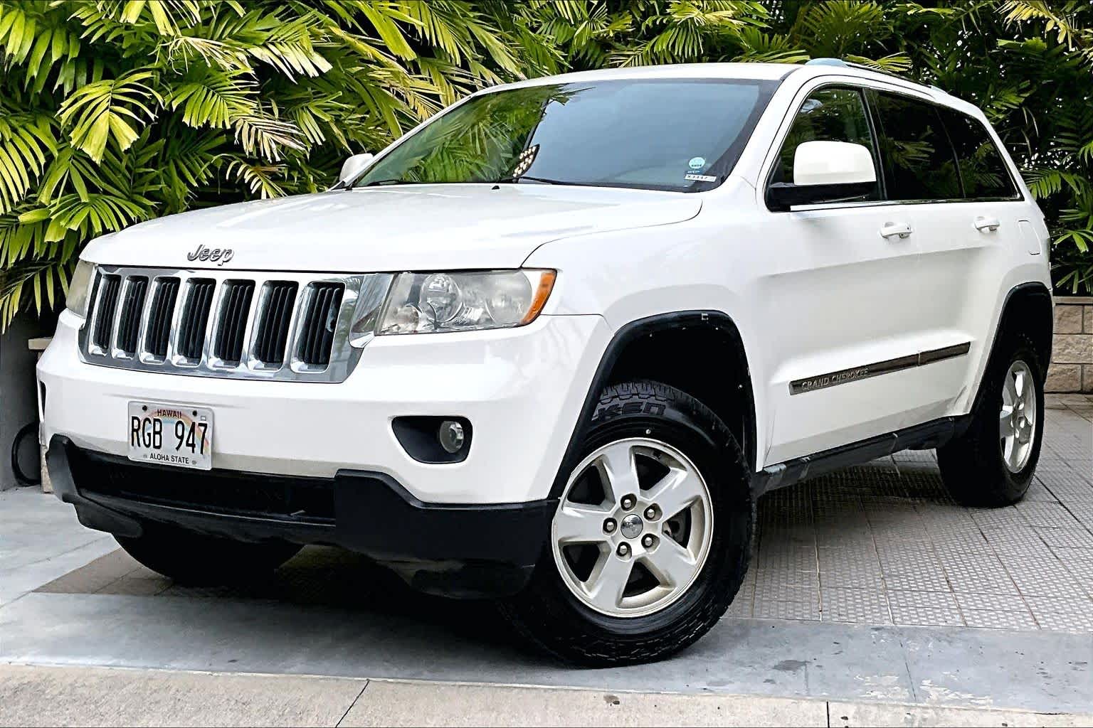 Stone White 2011 Jeep Grand Cherokee Laredo SUV / Crossover 4X2 5-Speed Automatic