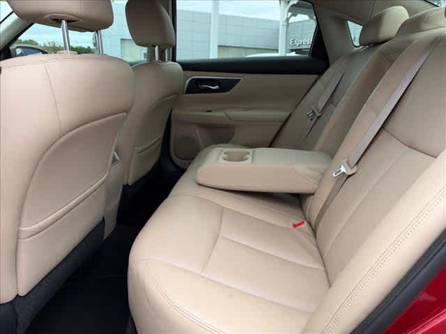 Used 2016 Nissan Altima Sedan