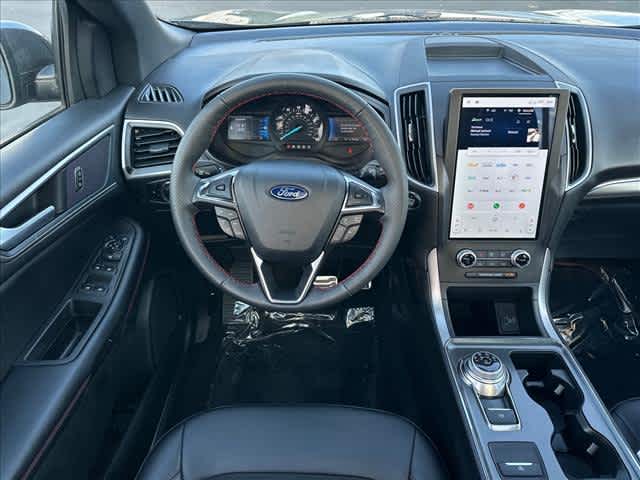 Used 2024 Ford Edge SUV