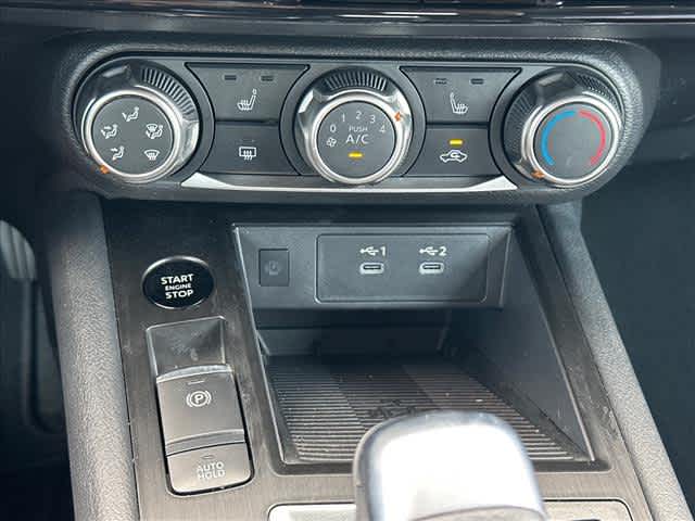Used 2025 Nissan Kicks SUV