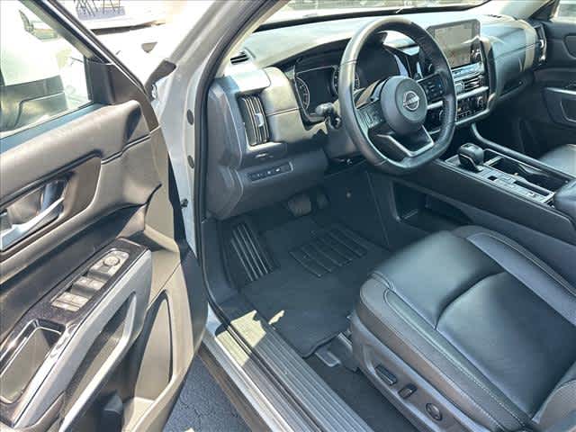 Used 2025 Nissan Pathfinder SUV