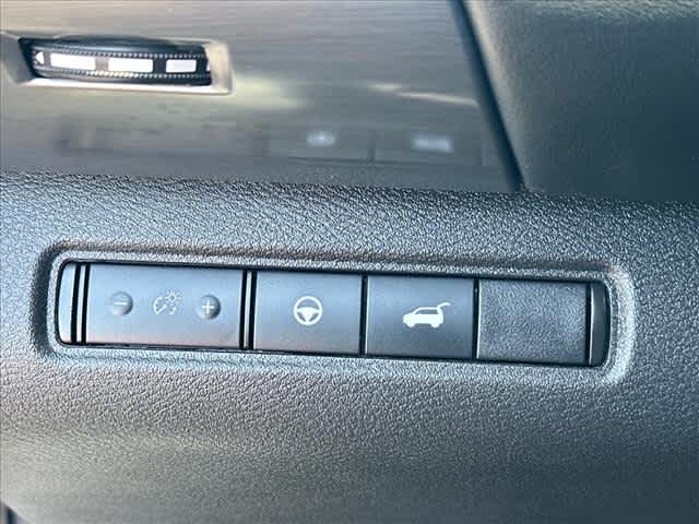 Used 2025 Nissan Pathfinder SUV