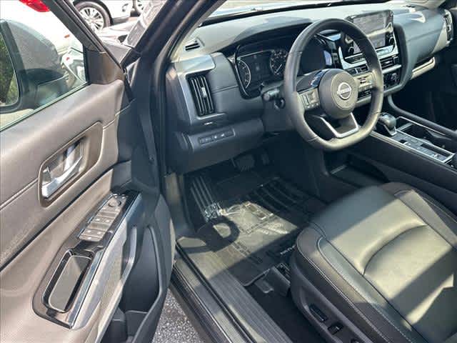Used 2025 Nissan Pathfinder SUV