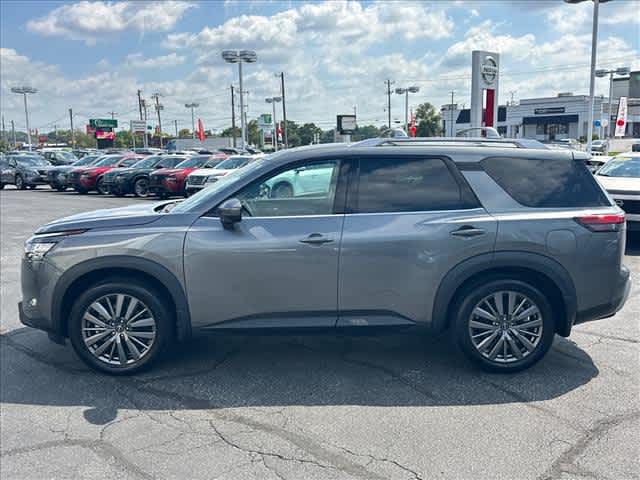 Used 2025 Nissan Pathfinder SUV