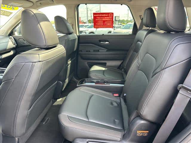Used 2025 Nissan Pathfinder SUV
