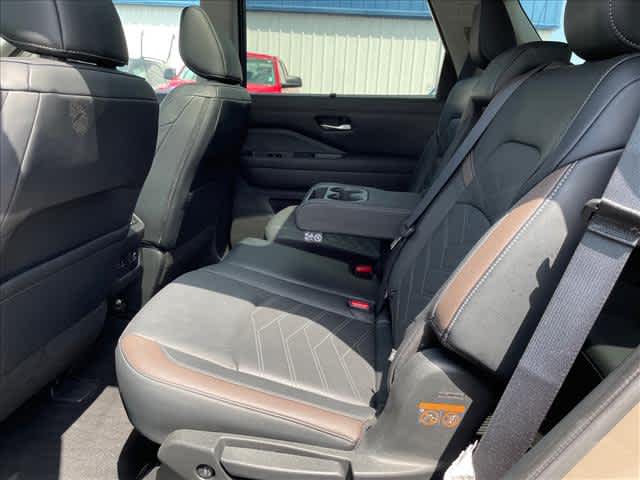 Used 2024 Nissan Pathfinder SUV