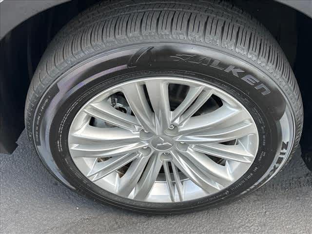 Used 2025 Mitsubishi Outlander Plug-In Hybrid SUV