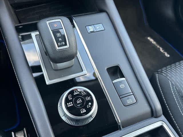 Used 2025 Mitsubishi Outlander Plug-In Hybrid SUV