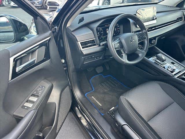 Used 2025 Mitsubishi Outlander Plug-In Hybrid SUV