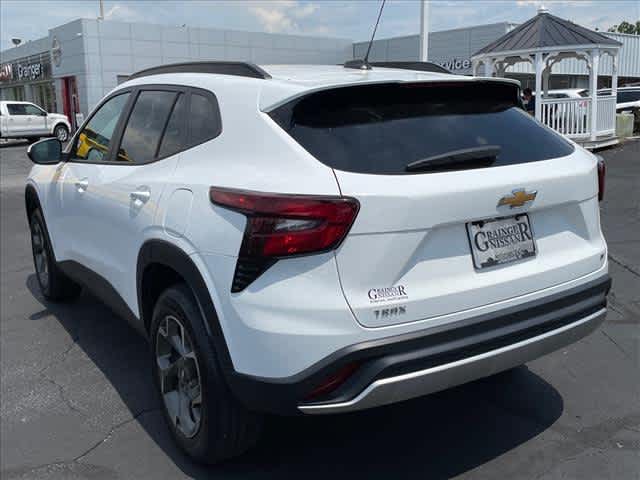 Used 2024 Chevrolet Trax SUV