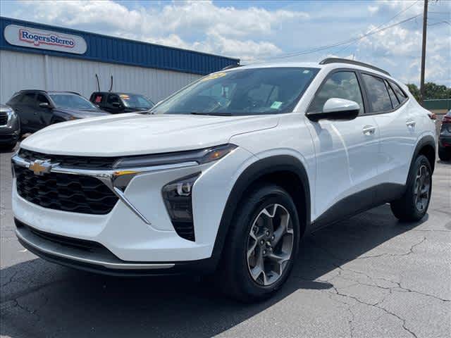 Used 2024 Chevrolet Trax SUV