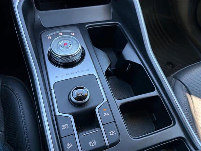 Used 2025 Kia Sorento Hybrid SUV
