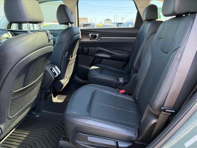 Used 2025 Kia Sorento Hybrid SUV
