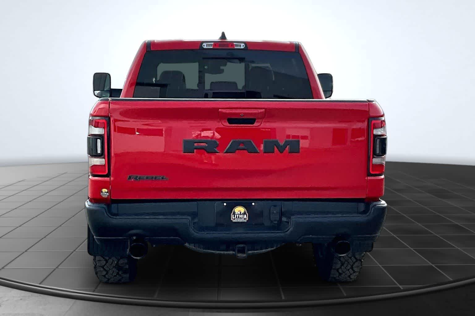 View vehicle photo 5