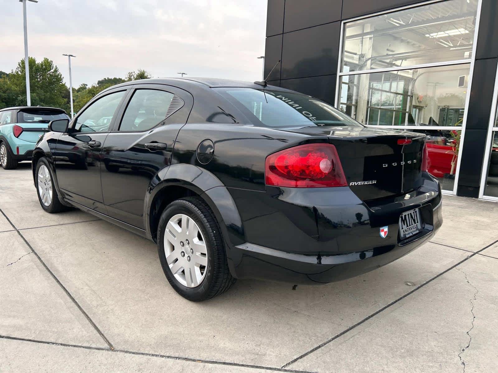 2012 Dodge Avenger SE 8