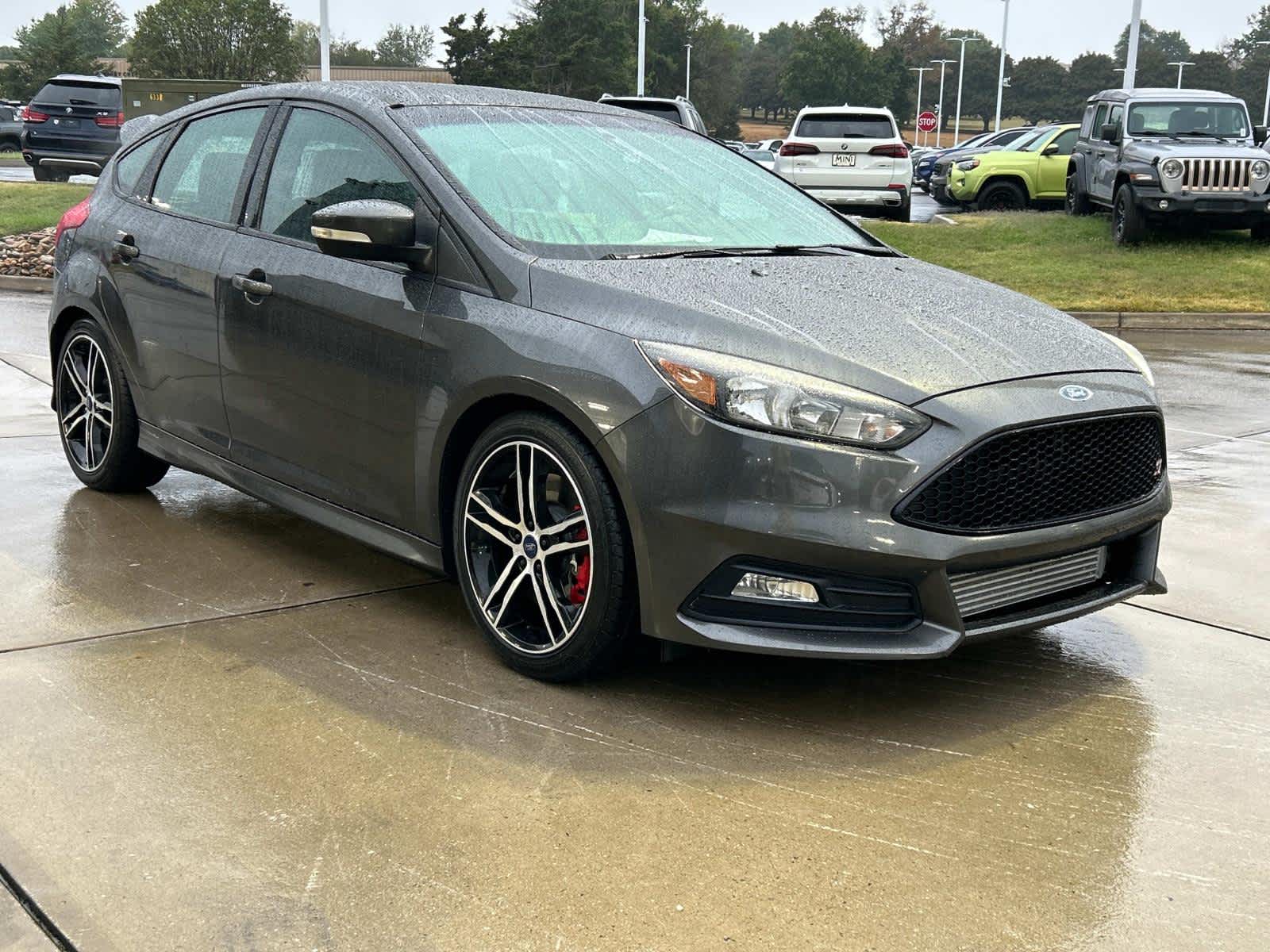 2017 Ford Focus ST 4