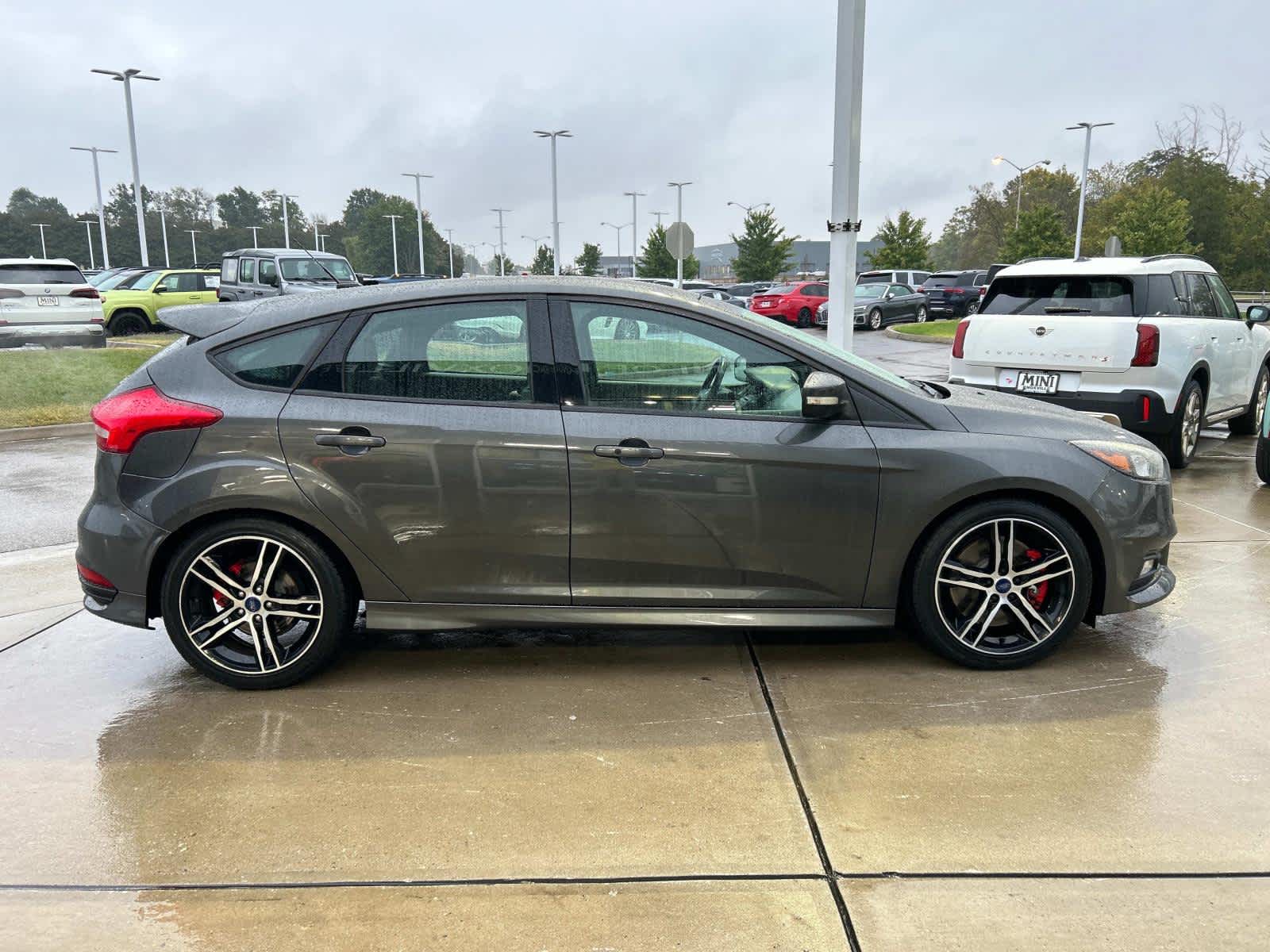 2017 Ford Focus ST 5