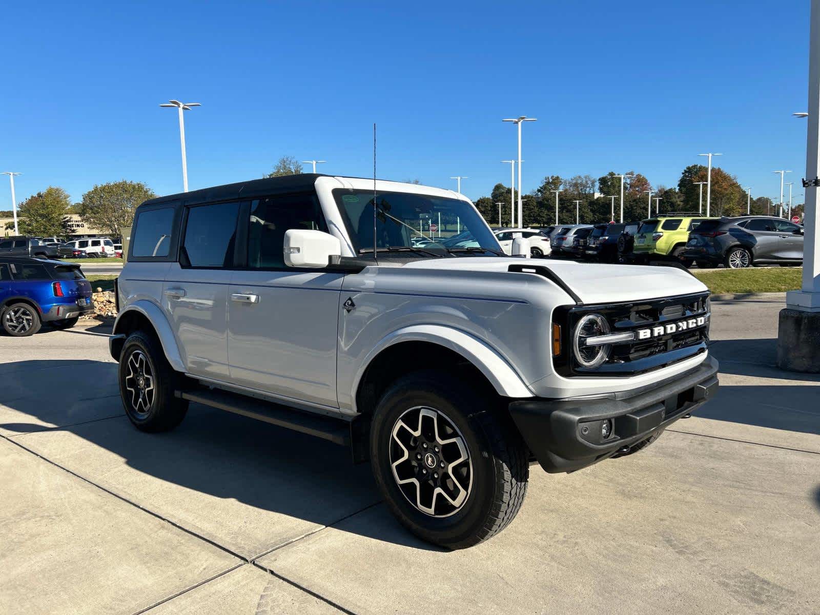 2023 Ford Bronco Outer Banks 4