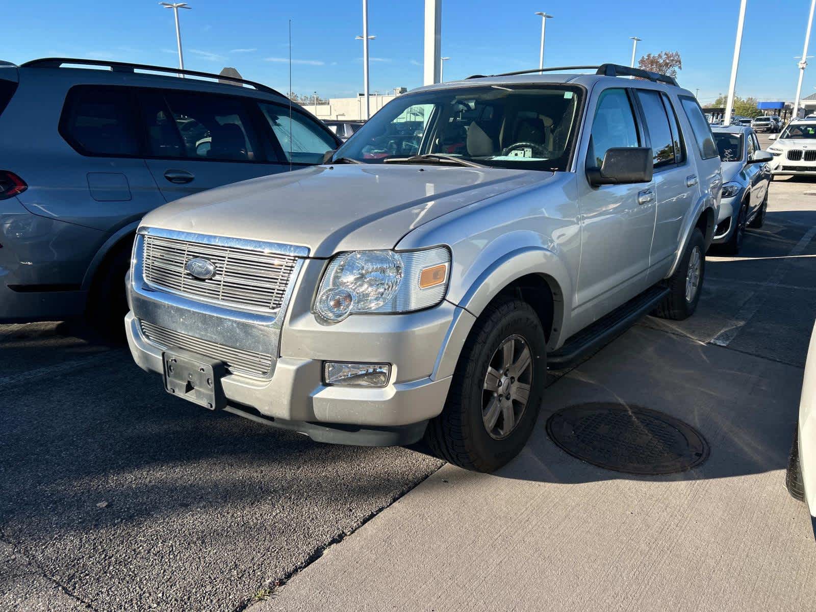 2010 Ford Explorer XLT 2