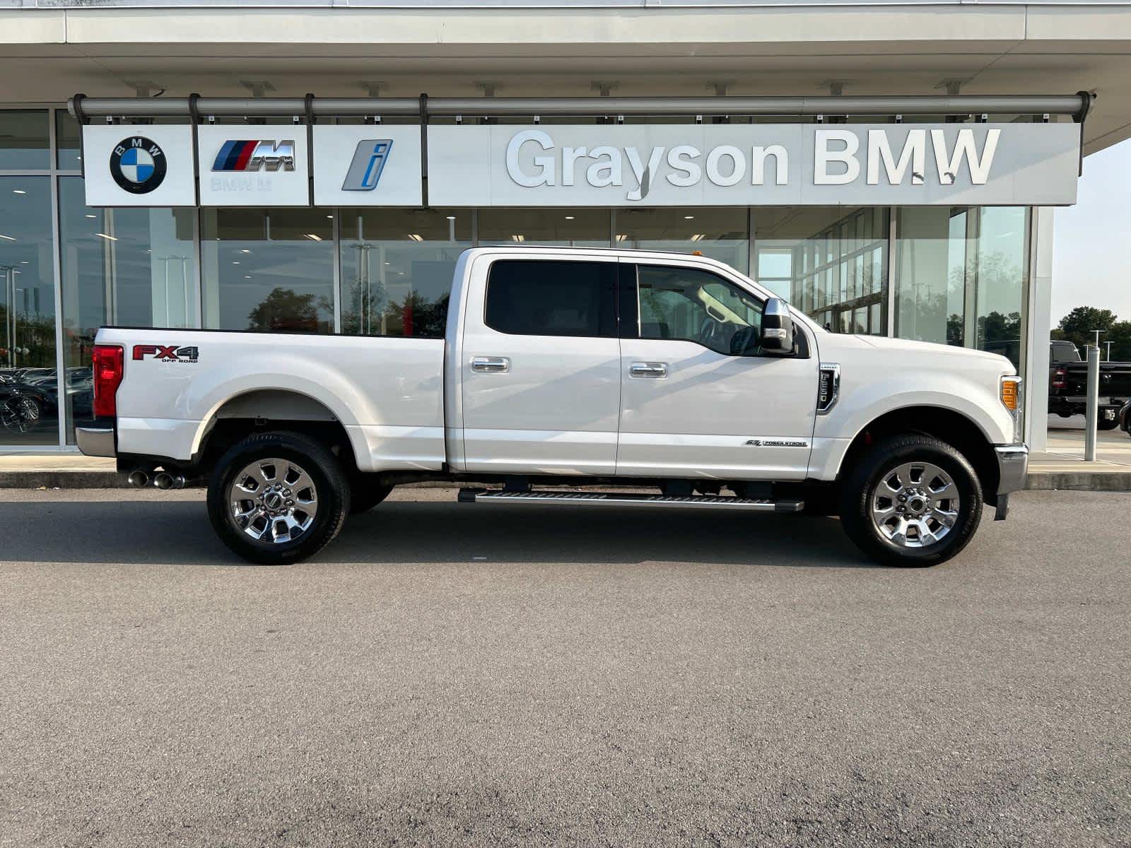 2017 Ford Super Duty F-250 SRW Lariat 4WD Crew Cab 6.75 Box 2