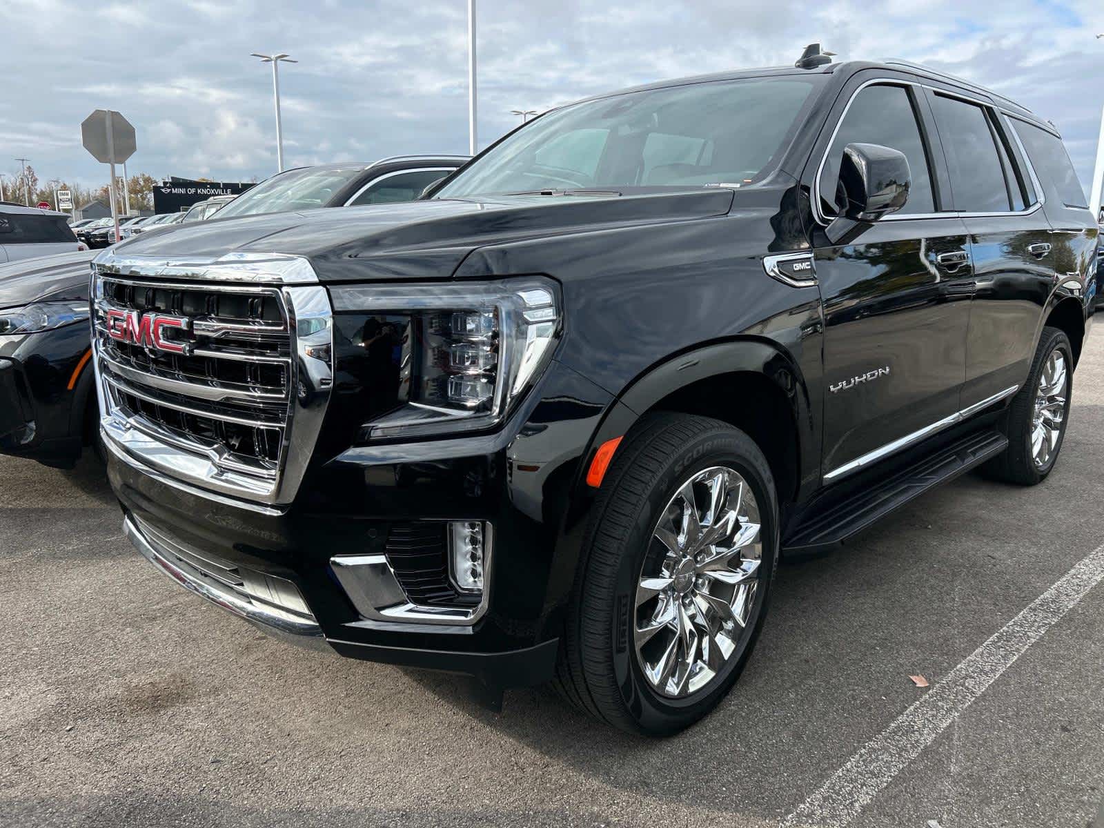 2022 GMC Yukon SLT 2