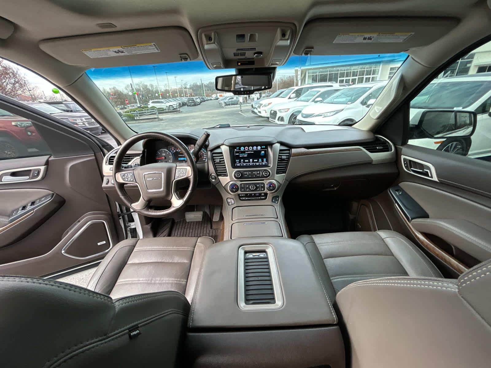 2019 GMC Yukon XL Denali 16