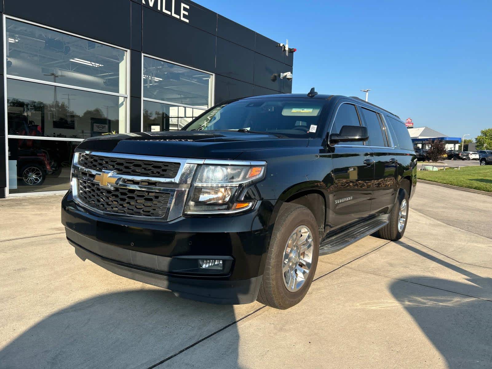 2016 Chevrolet Suburban LT 2