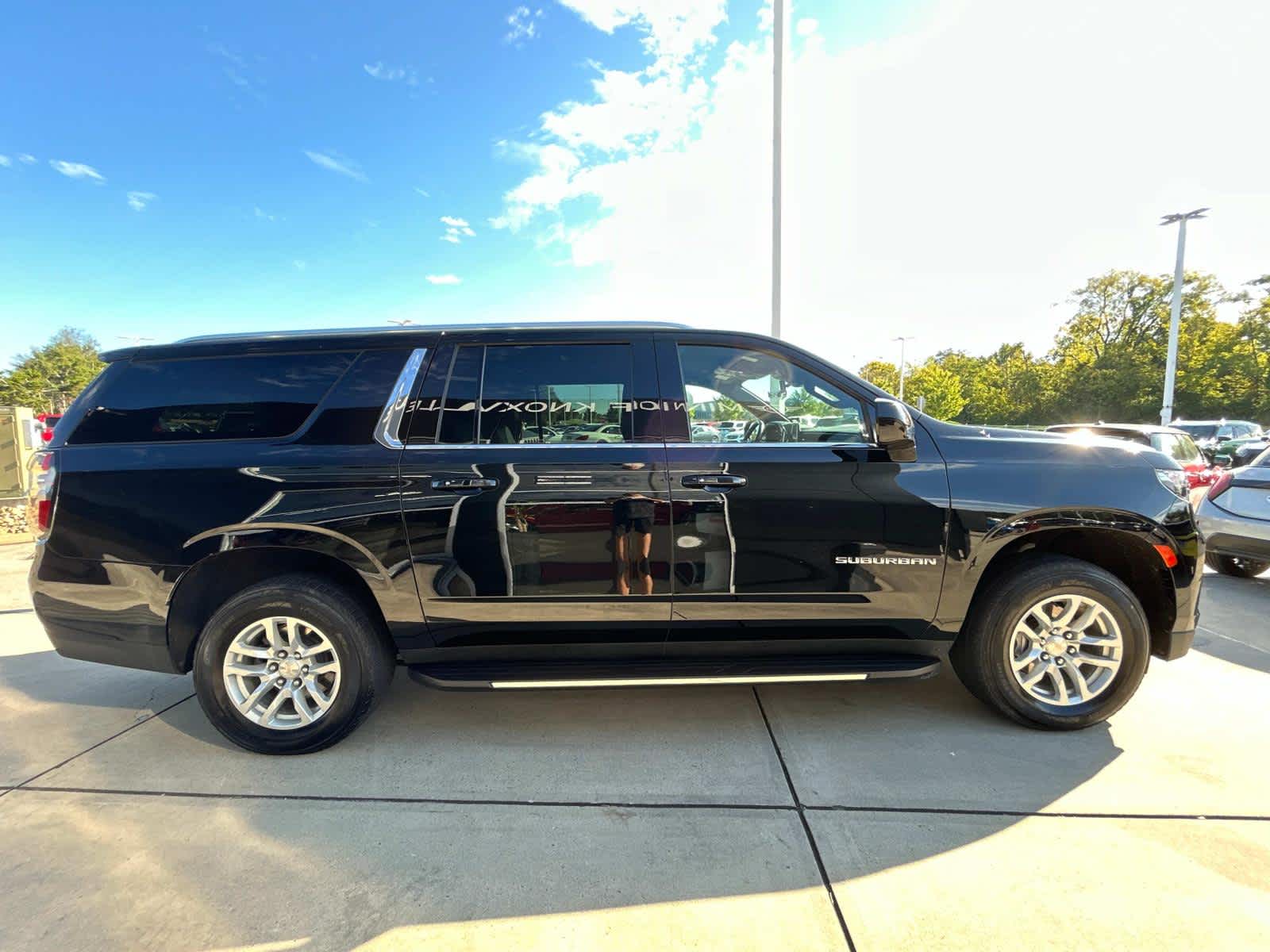 2023 Chevrolet Suburban LT 5