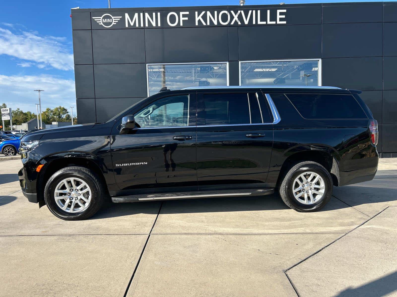 2023 Chevrolet Suburban LT 1