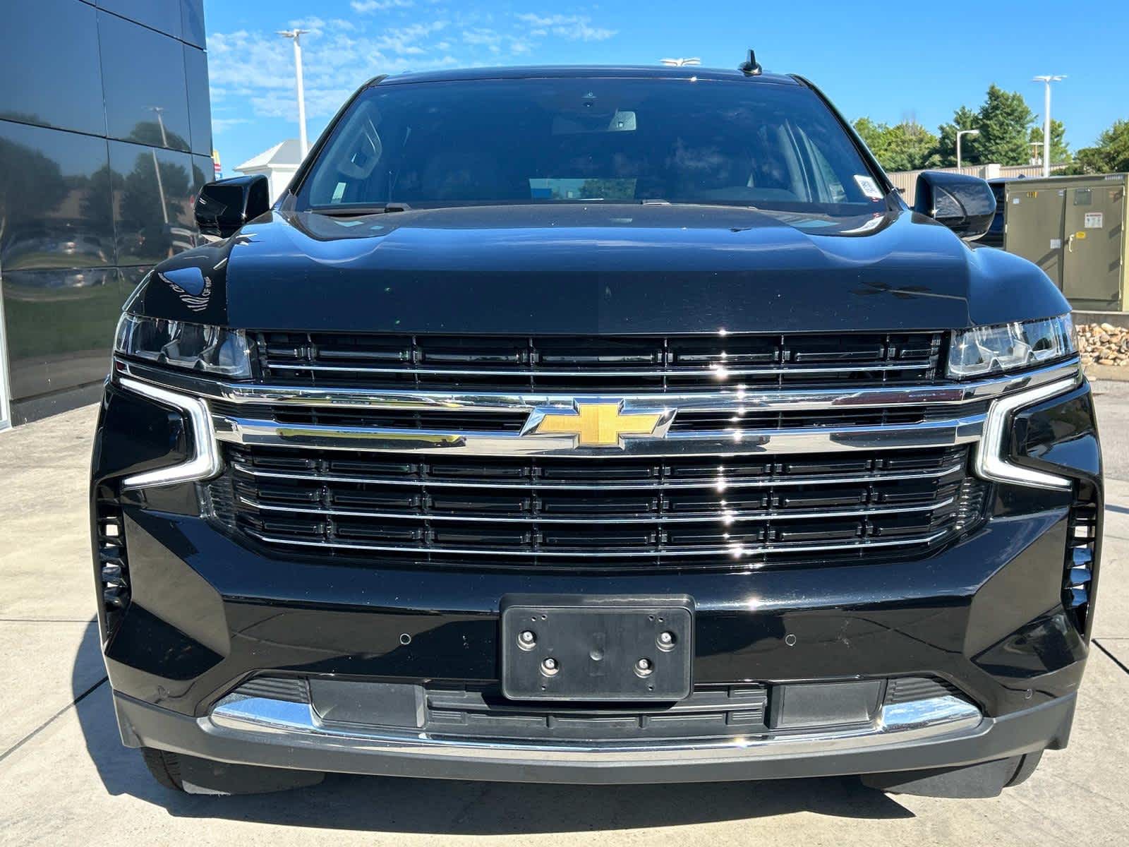 2023 Chevrolet Suburban LT 3