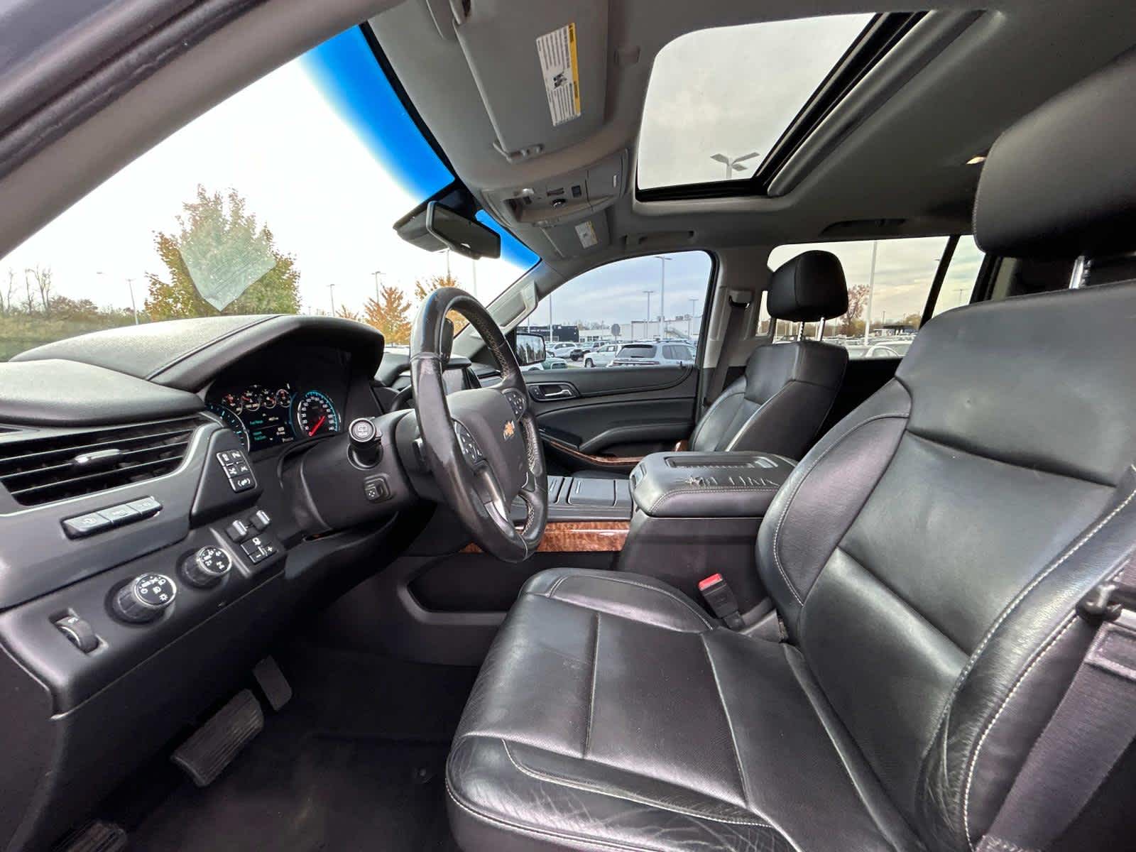 2016 Chevrolet Suburban LTZ 10