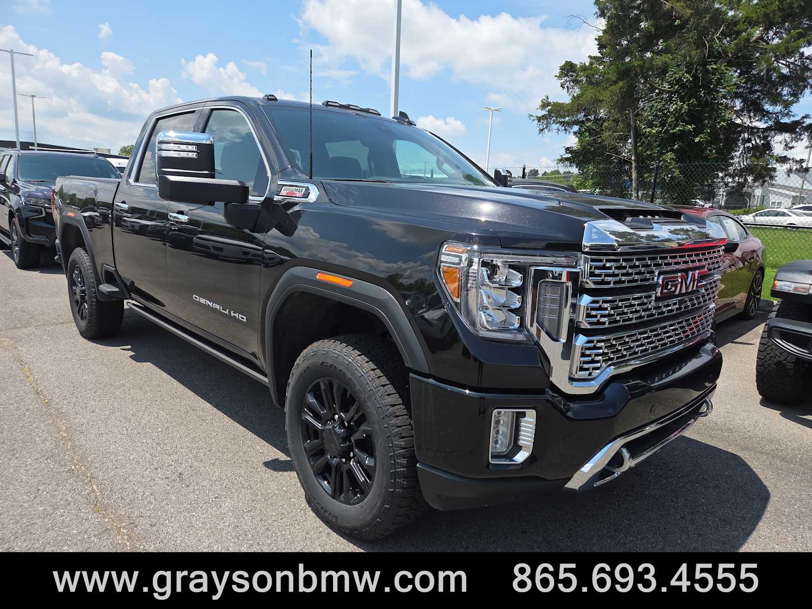 Black (Ebony Twilight Metallic) 2022 GMC Sierra 2500HD Pickup Truck Four-Wheel Drive Automatic
